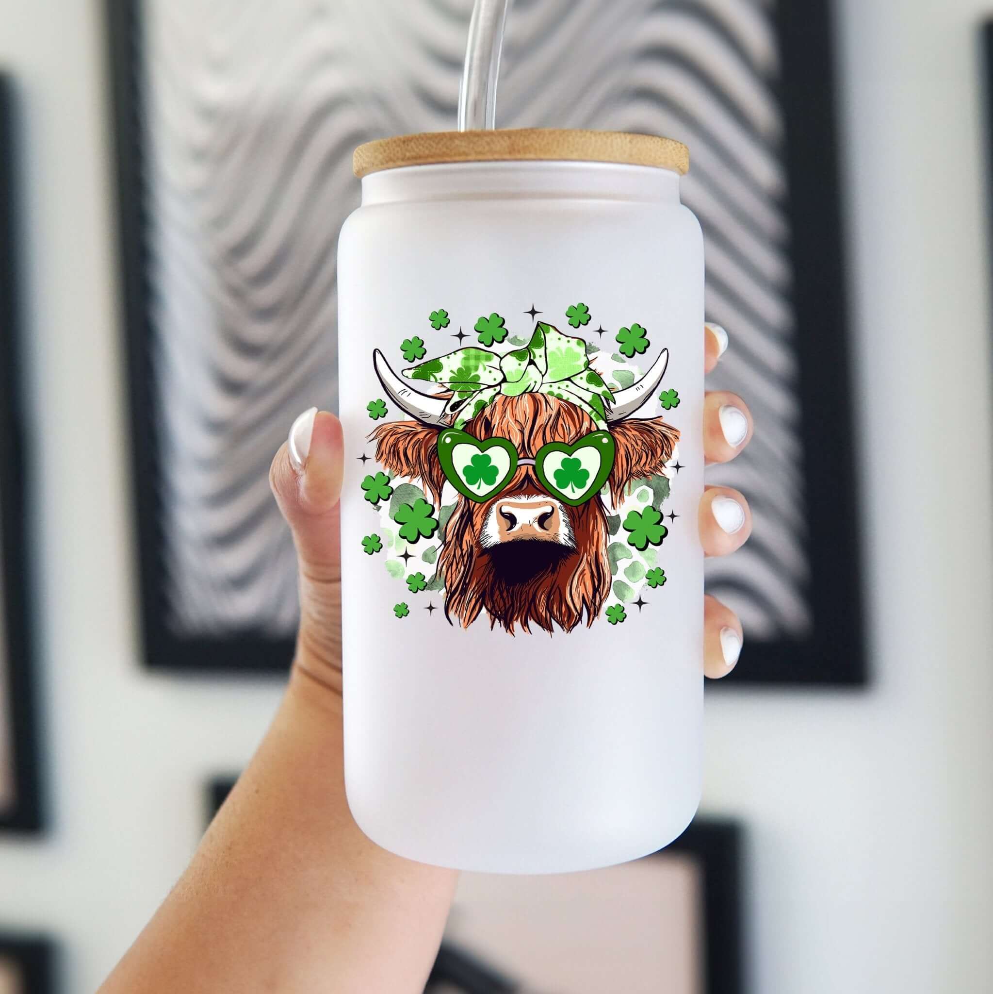St Patrick's Day Highland Cow Cup With Lid and Straw