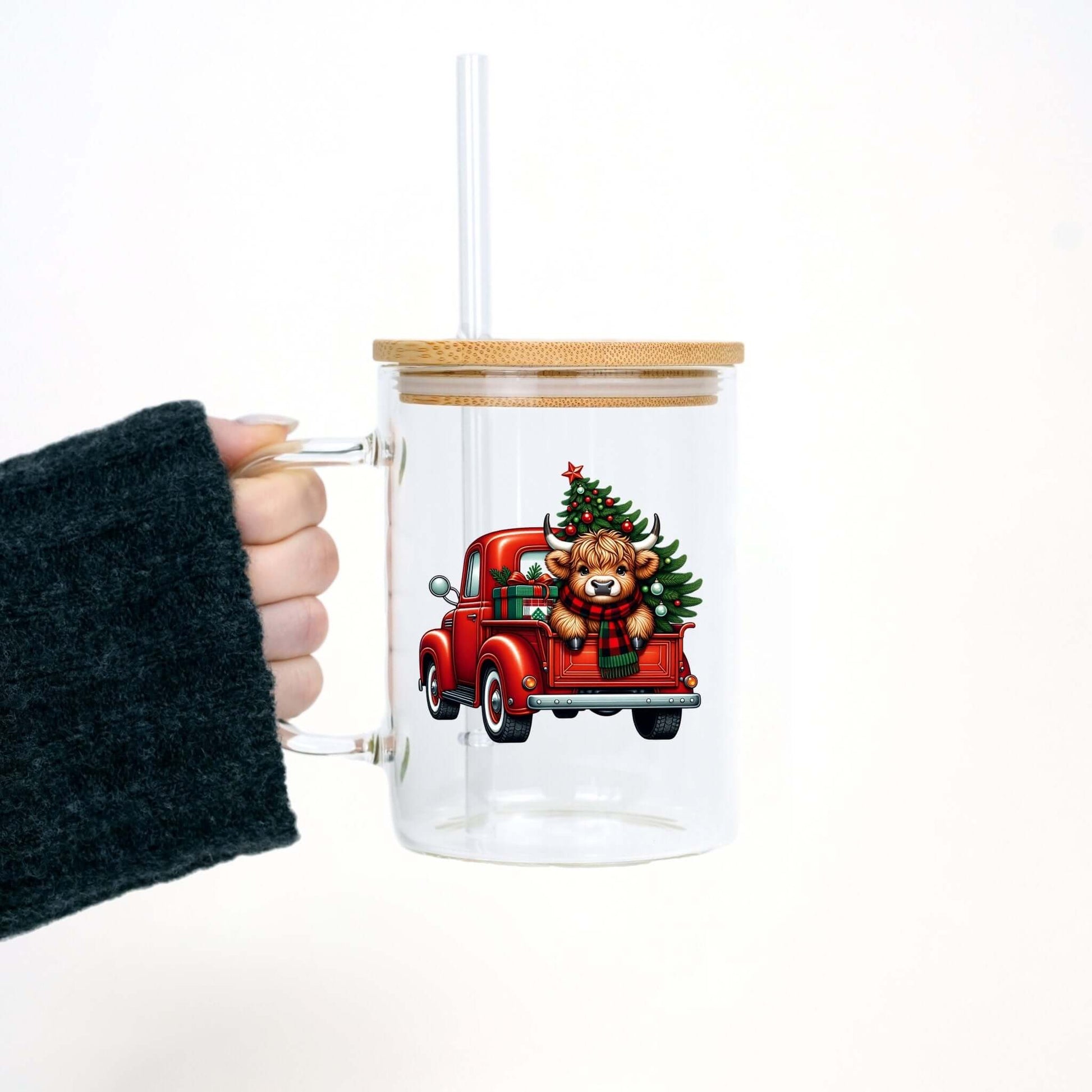 Christmas Highland Cow 17oz Glass Mug With Lid and Straw from Sip Sip Hooray – Mugs