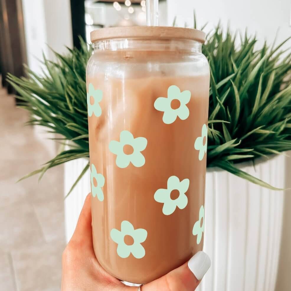 Cute Daisy Cup With Lid and Straw from Sip Sip Hooray – Tumblers