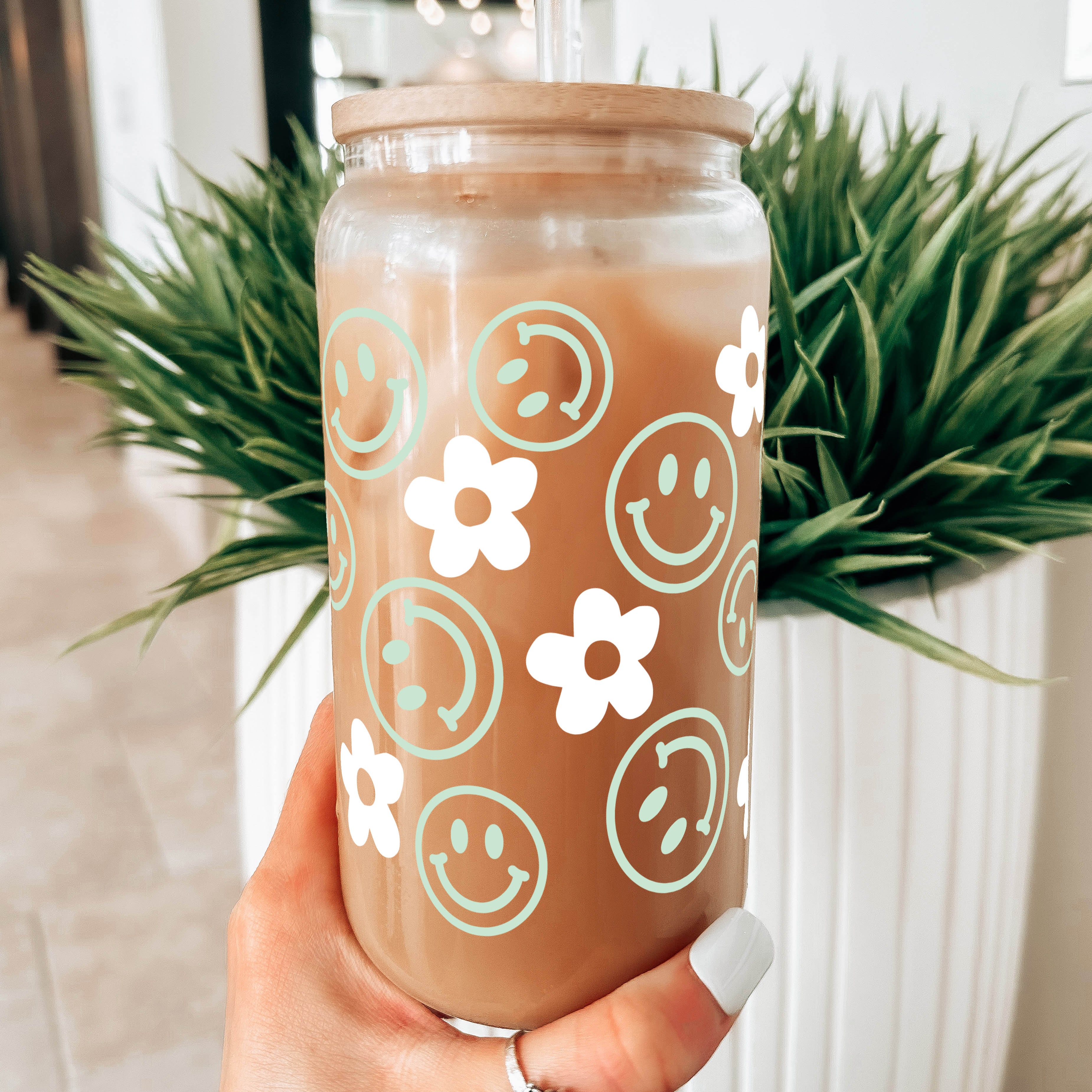 Cute Smiley Daisy 16oz Glass Can Cup With Lid and Straw