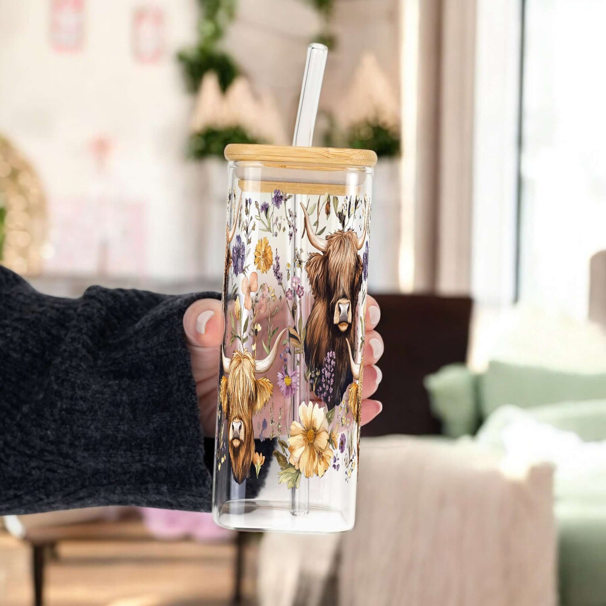 Wildflower Highland Cow With Lid and Straw from Sip Sip Hooray – Tumblers