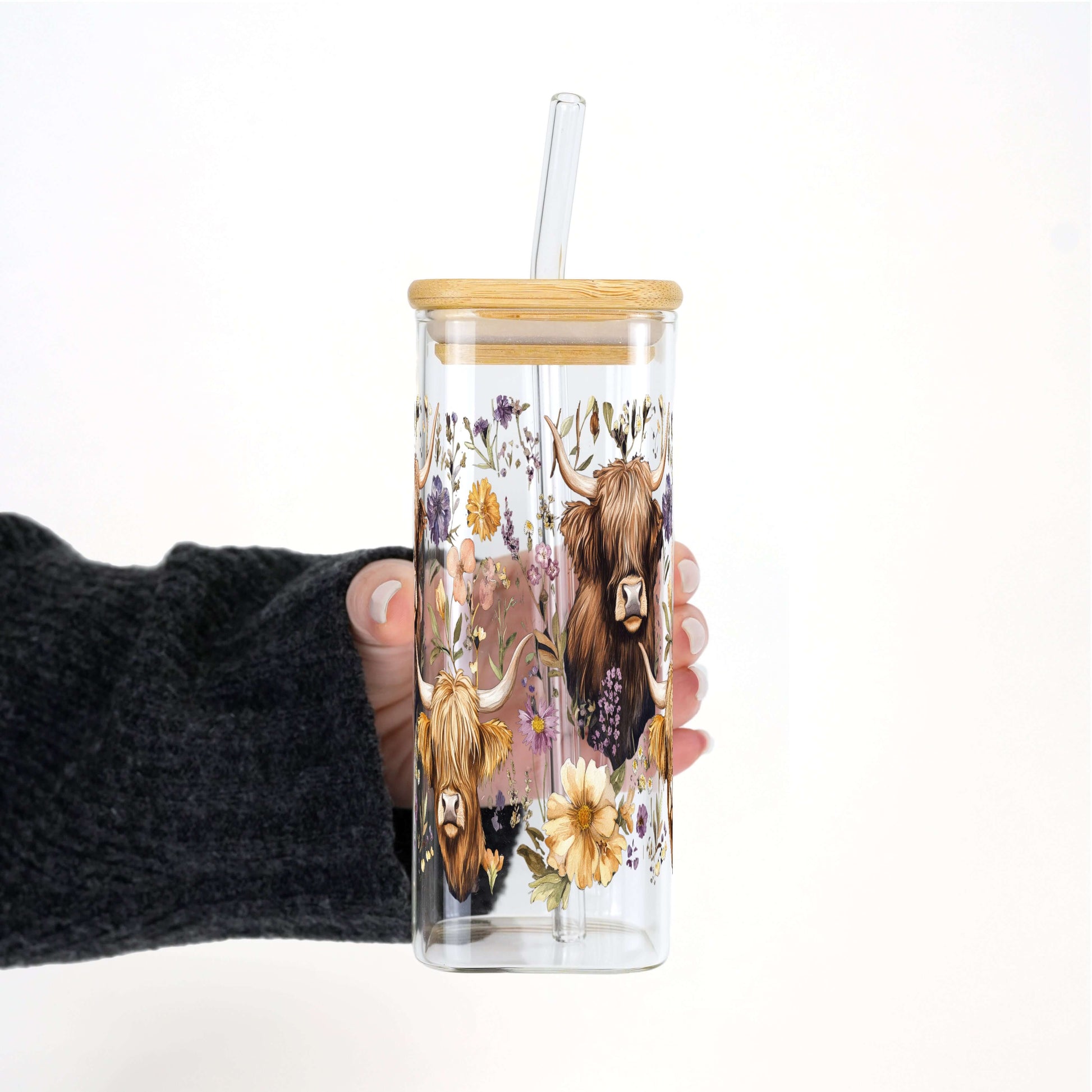Wildflower Highland Cow With Lid and Straw from Sip Sip Hooray – Tumblers