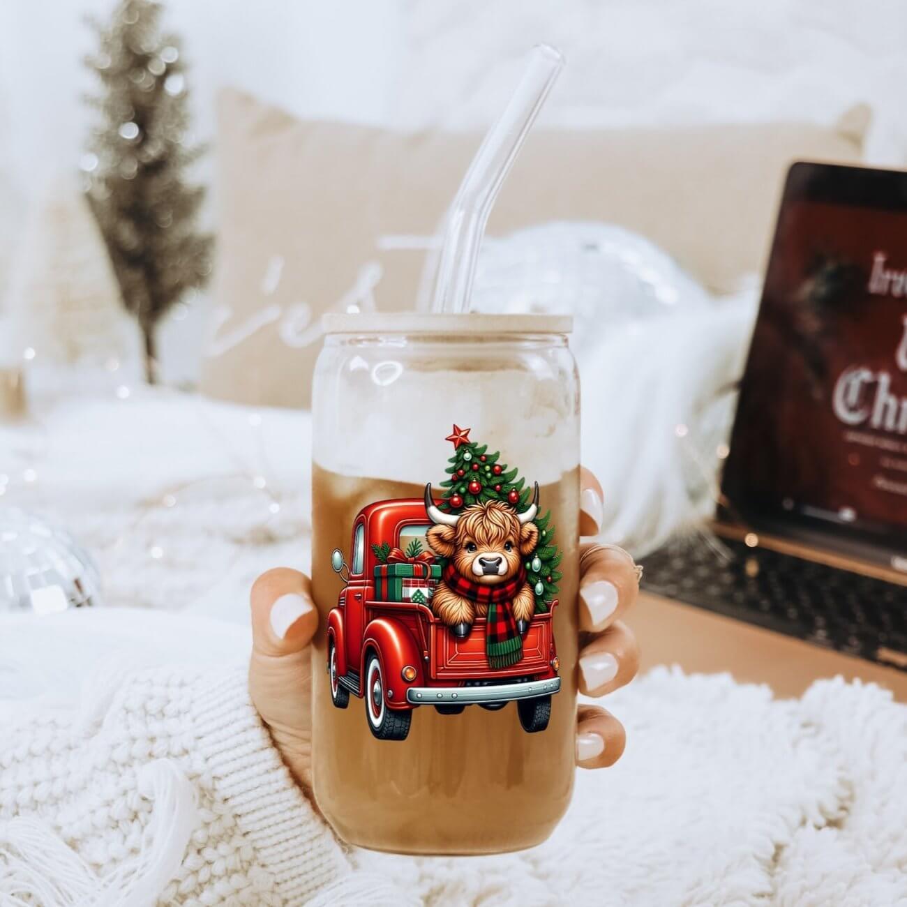 Christmas Highland Cow Cup With Lid and Straw
