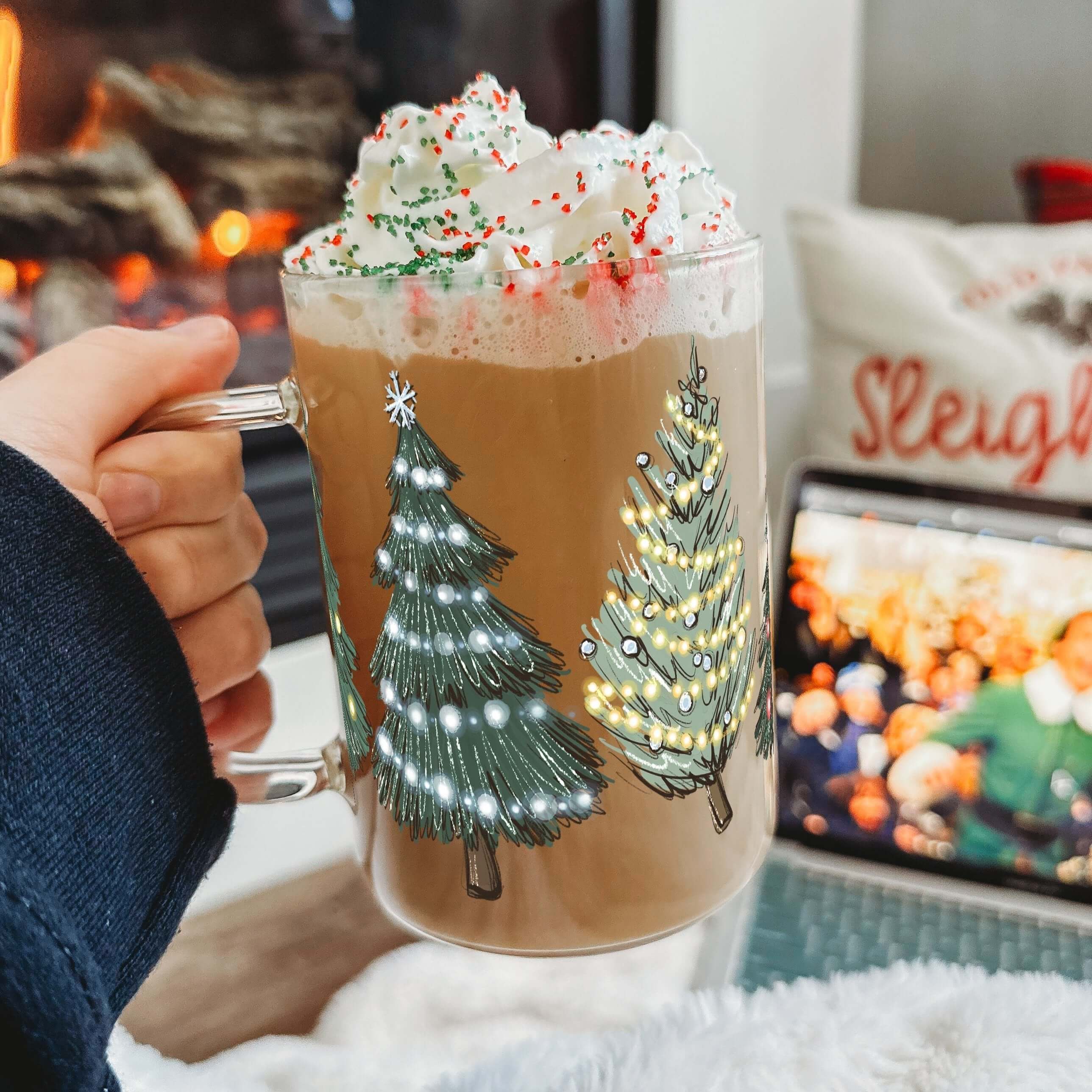 Green Christmas Trees 17oz Glass Mug With Lid and Straw