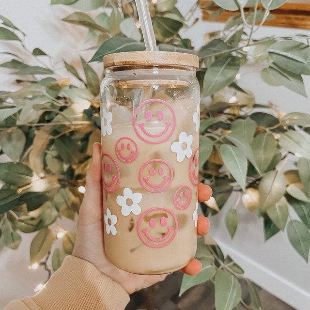 Cute Smiley Daisy 16oz Glass Can Cup With Lid and Straw