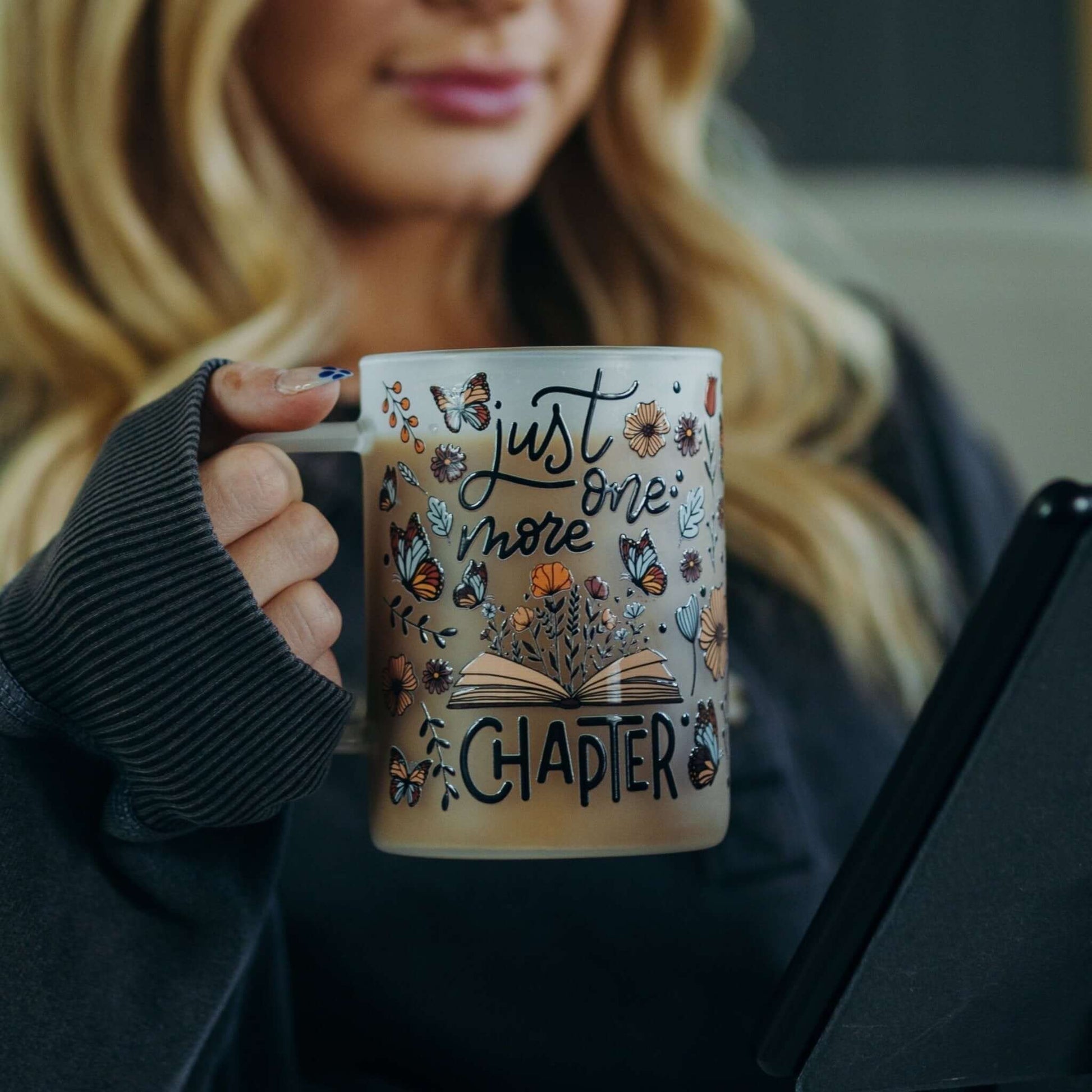 Just One More Chapter 17oz Glass Mug With Lid and Straw from Sip Sip Hooray – Drinkware