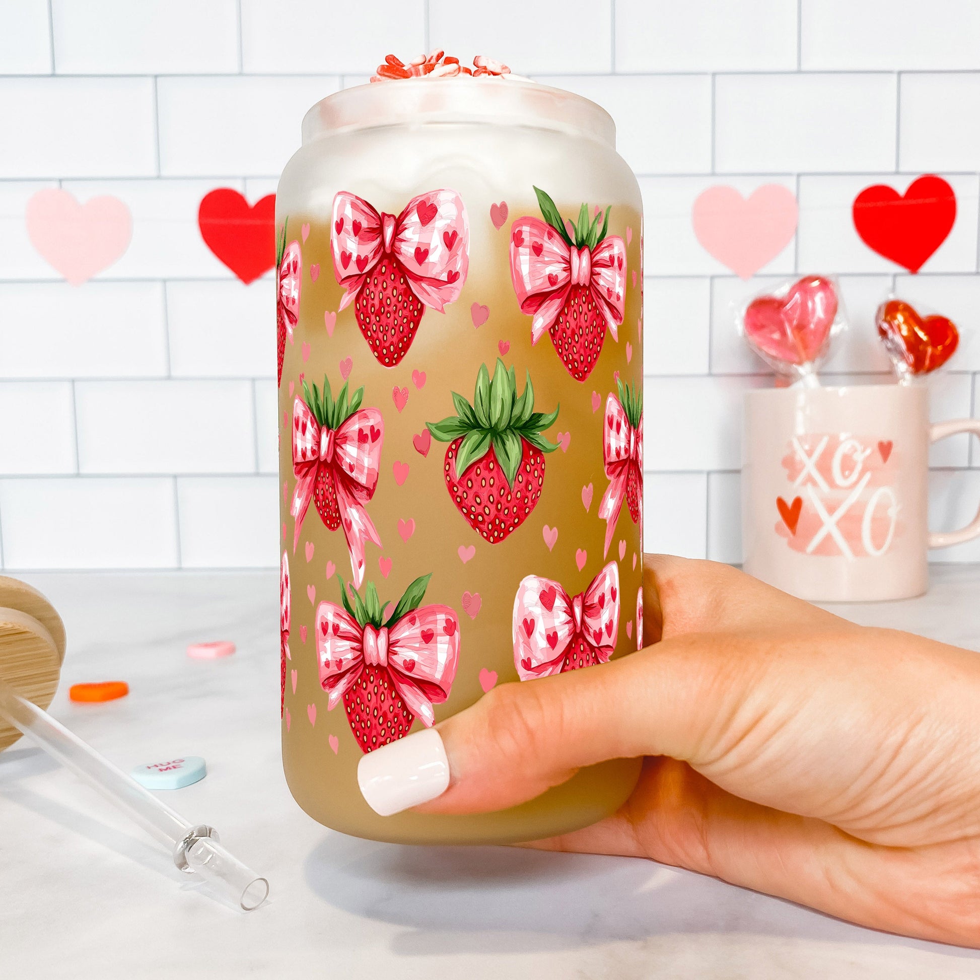 Valentine's Day Strawberry Bows Can Cup With Lid and Straw - Sip Sip Hooray